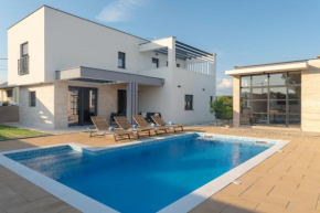 Hotels in Crno